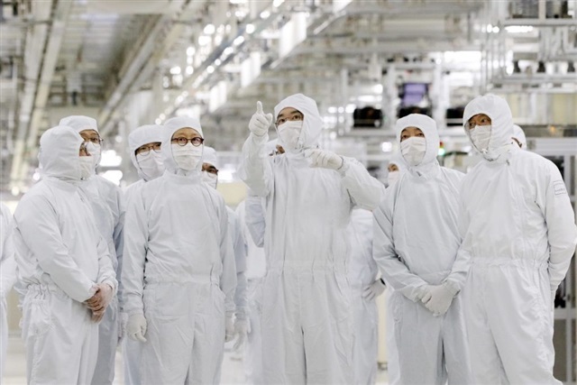 Samsung and SK Hynix rush to expand capacity as AI memory demand soars